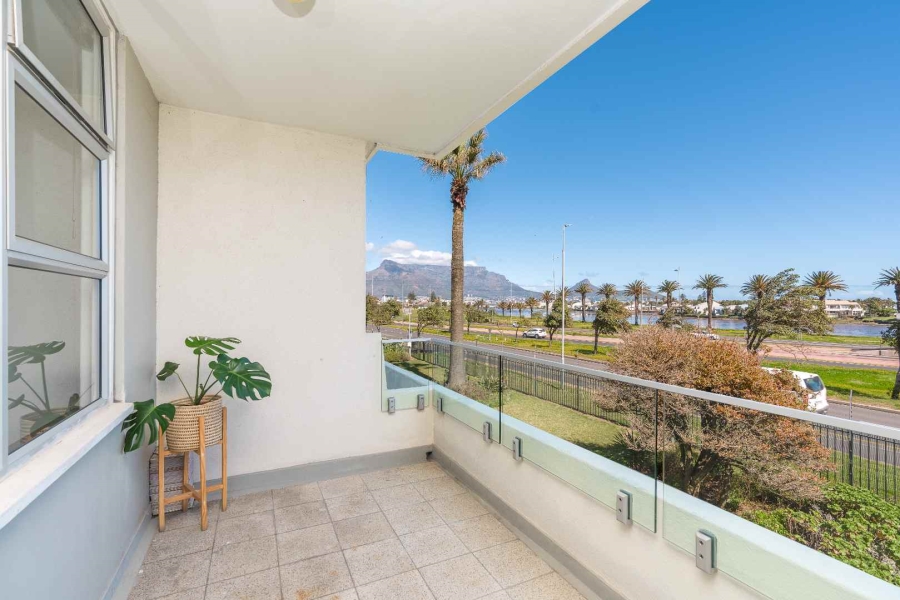 2 Bedroom Property for Sale in Milnerton Western Cape